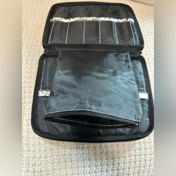 Zippered Travel Floral Makeup Cosmetic Skincare Organizer Case w/Inside Pockets - Picture 4 of 4